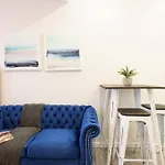 240-5 New Prime Location Studio W&D In Unit